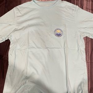 Large vineyard vine T-shirt